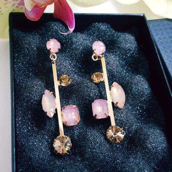 🆕 ELISE Crystal Dangle Drop Earrings - Picture 3 of 8